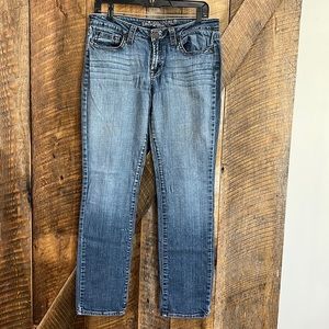 Refuge junior’s distressed blue jeans size 11R